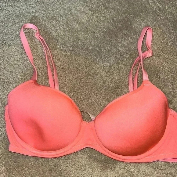 PINK VICTORIAS SECRET 32C bra - Picture 1 of 3